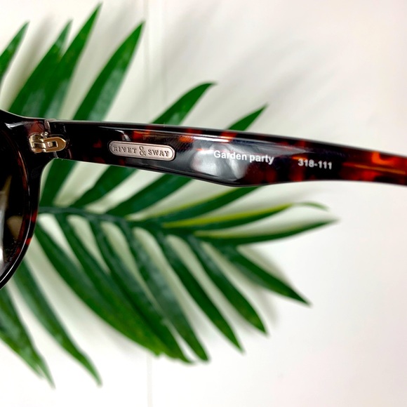 RIVET & SWAY Tortoise Shell Round Sunglasses - Picture 5 of 5